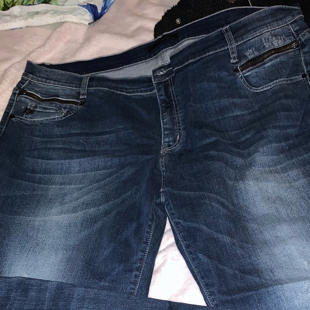 Kancan size 36 low rise skinny jean